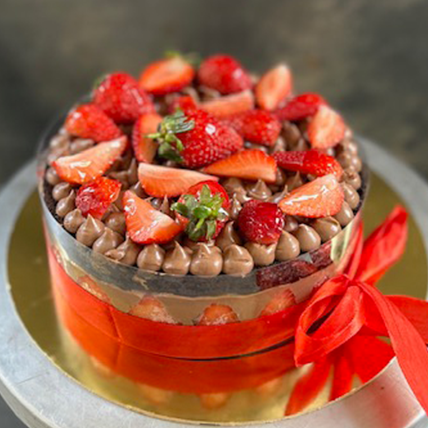 Chocolate Cream And Strawberry Cake