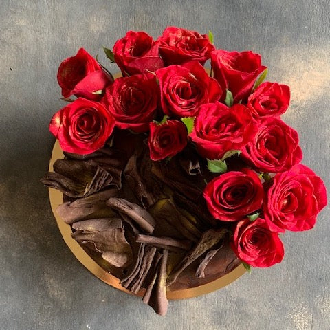 Chocolate And Roses Cake